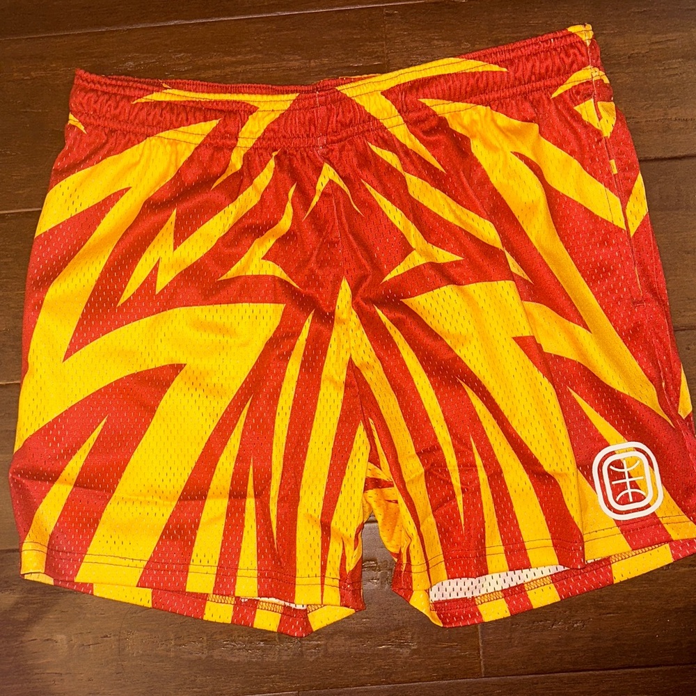NWT Overtime Red and Yellow Graphic Athletic Shorts Men’s Medium